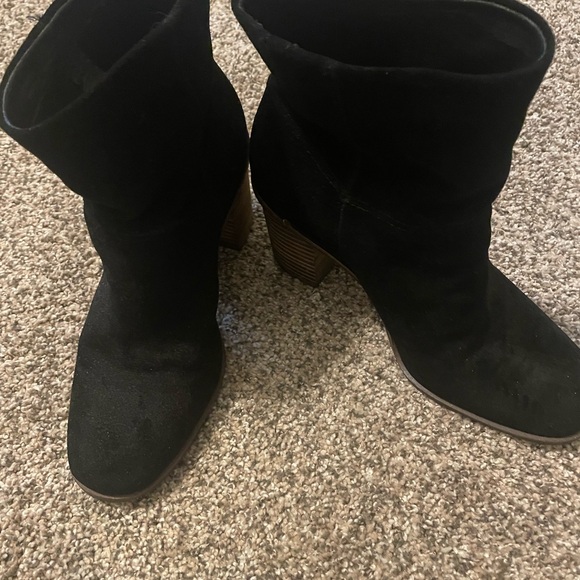 LUCKY BRAND JICOLE Black SUEDE SLIP ON ANKLE BOOTS Like New size 7.5 - Picture 7 of 8